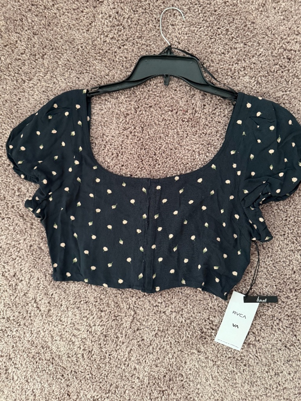 RVCA short top
